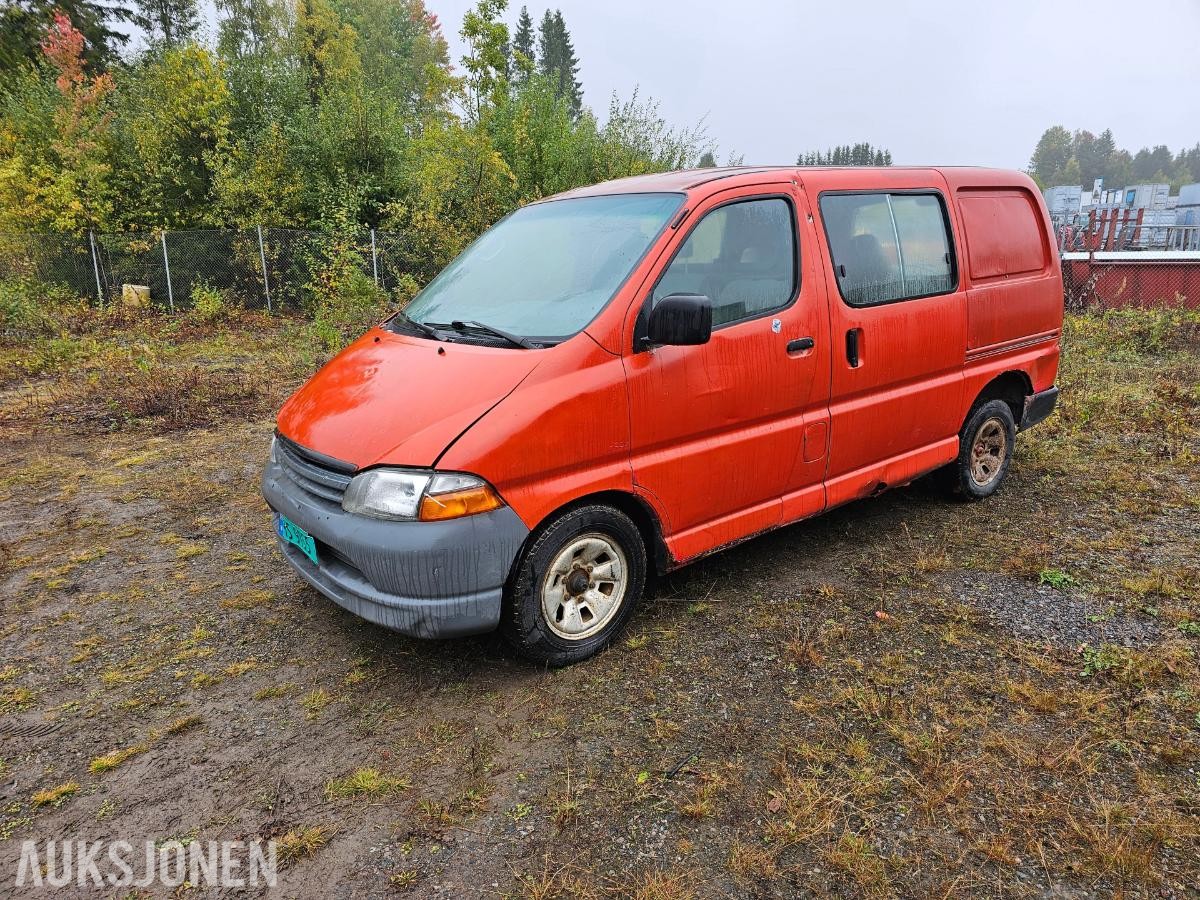 2006 Toyota HiAce, HIACE 2.5-88 D, 330000km reparasjonsobjekt/delebil