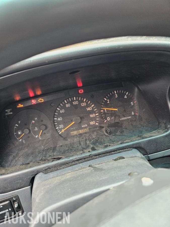 2006 Toyota HiAce, HIACE 2.5-88 D, 330000km reparasjonsobjekt/delebil