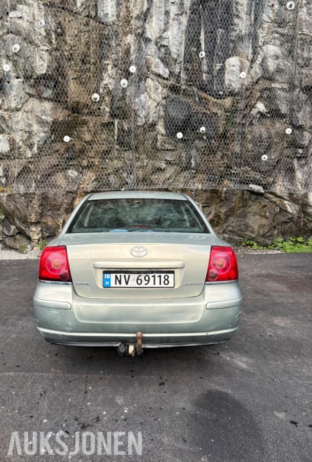 2005 Toyota Avensis 1.8 129hk automat hengerfeste s+v dekk