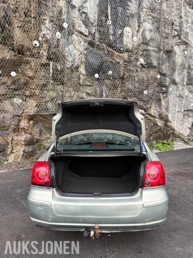 2005 Toyota Avensis 1.8 129hk automat hengerfeste s+v dekk