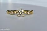 0.60CT DIAMANTRING I 14K GULL. NATURLIGE DIAMANTER! TAKSTBREV OG SERTIFIKAT!