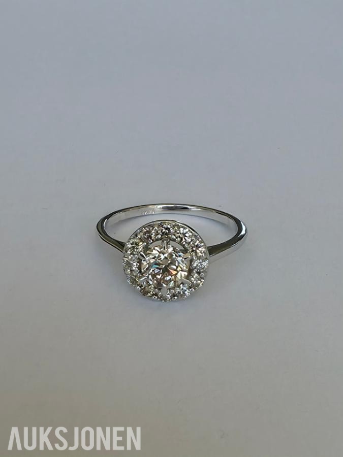 0.88CT DIAMANTRING I 14K GULL. NATURLIGE DIAMANTER! TAKSTBREV OG SERTIFIKAT!