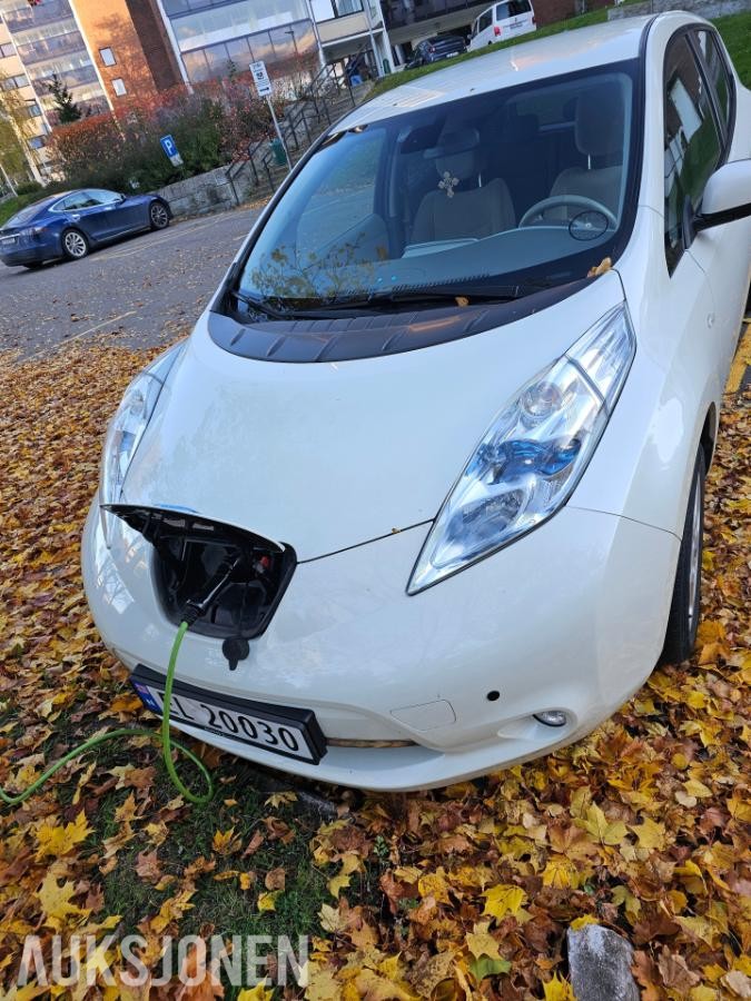 2012 Nissan Leaf 24kWh Cruisekontroll, Ryggekamera, S+V Dekk