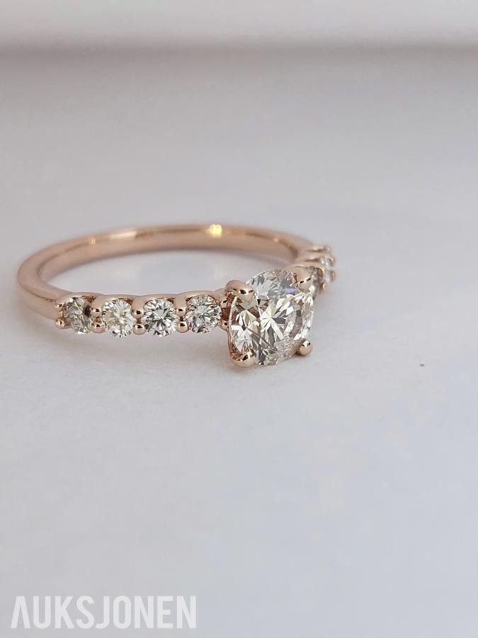 1.02CT DIAMANTRING I 14K GULL. NATURLIGE DIAMANTER! TAKSTBREV OG SERTIFIKAT!