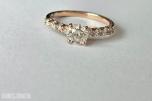 1.02CT DIAMANTRING I 14K GULL. NATURLIGE DIAMANTER! TAKSTBREV OG SERTIFIKAT!