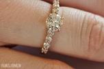 1.02CT DIAMANTRING I 14K GULL. NATURLIGE DIAMANTER! TAKSTBREV OG SERTIFIKAT!