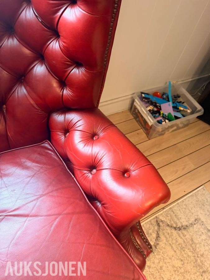 Eksklusivt Chesterfield møbelsett   3-seter + 2 lenestoler