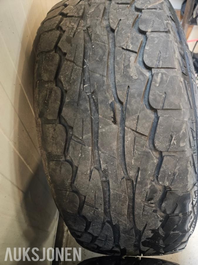 Arctic trucks 10X15 felger med dekk