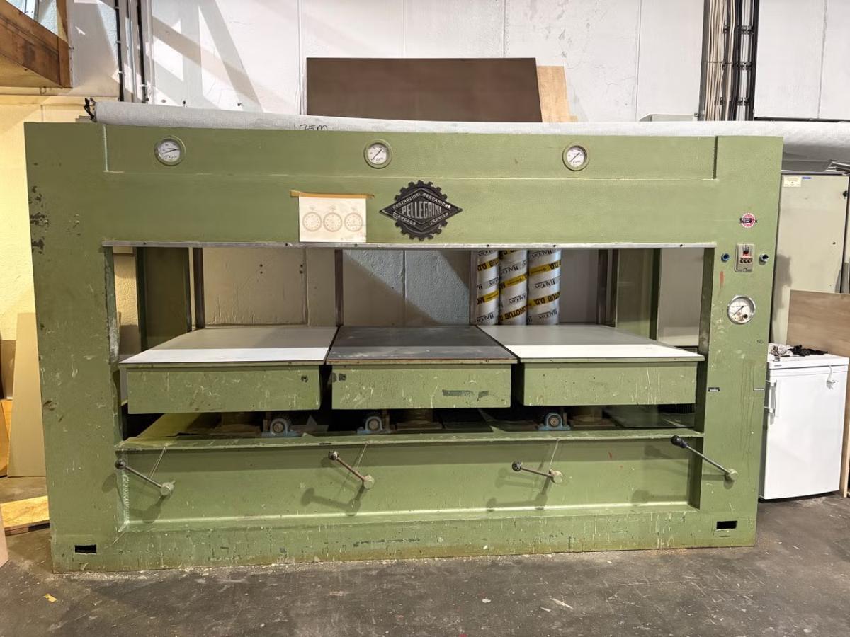 Hydraulisk limpresse/finerpresse  Pellegrini, Italia | 3-seksjons industrimaskin