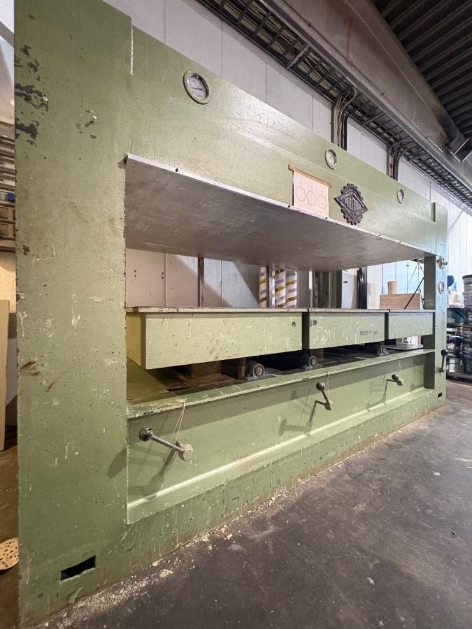 Hydraulisk limpresse/finerpresse  Pellegrini, Italia | 3-seksjons industrimaskin