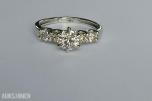 0.86CT DIAMANTRING I 14K GULL. NATURLIGE DIAMANTER! TAKSTBREV OG SERTIFIKAT!