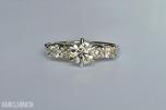 0.86CT DIAMANTRING I 14K GULL. NATURLIGE DIAMANTER! TAKSTBREV OG SERTIFIKAT!