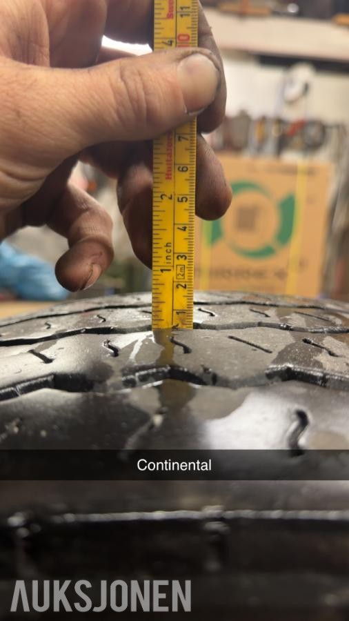 Lastebildekk/ trallehjul  285/70R 19,5 Continental, Bridgestone