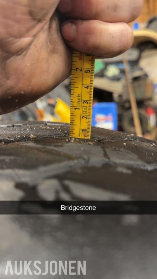 Lastebildekk/ trallehjul  285/70R 19,5 Continental, Bridgestone