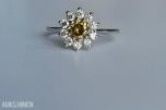 0.88CT DIAMANTRING I 14K GULL. NATURLIGE DIAMANTER! TAKSTBREV OG SERTIFIKAT!