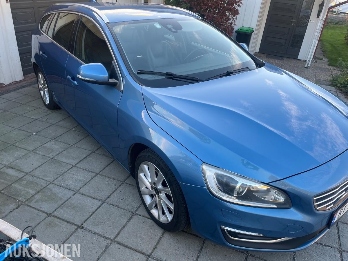 2015 VOLVO V60 D2 115HK CRUISEKONTROLL, HENGERFESTE, SKINNSETER