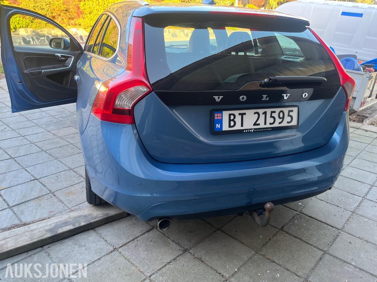 2015 VOLVO V60 D2 115HK CRUISEKONTROLL, HENGERFESTE, SKINNSETER