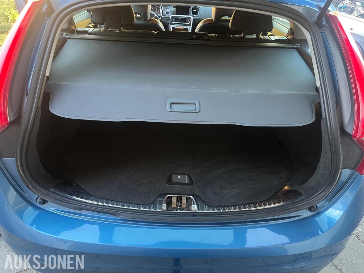 2015 VOLVO V60 D2 115HK CRUISEKONTROLL, HENGERFESTE, SKINNSETER