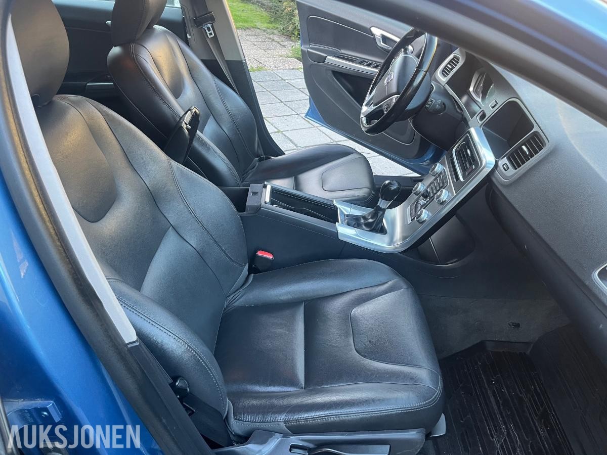 2015 VOLVO V60 D2 115HK CRUISEKONTROLL, HENGERFESTE, SKINNSETER
