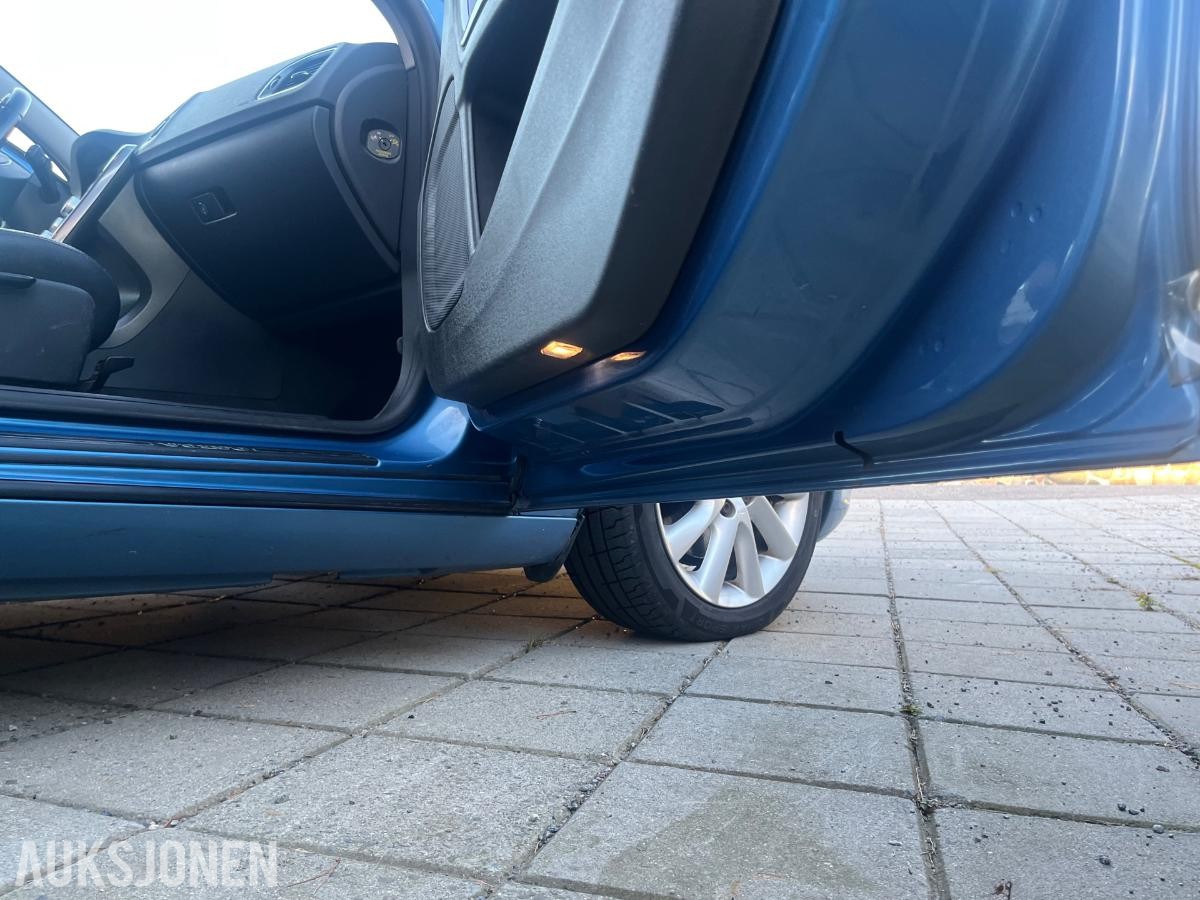 2015 VOLVO V60 D2 115HK CRUISEKONTROLL, HENGERFESTE, SKINNSETER