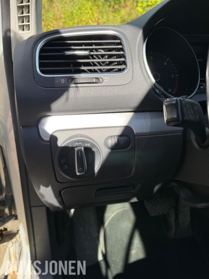 2011 Volkswagen Golf 1.6 Diesel 105hk Automat, Hengerfeste, Cruisekontroll