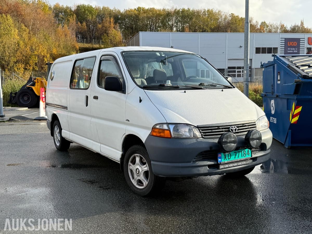 2006 Toyota HiAce, 2.5 102hk  4WD takrails comfortvegg 