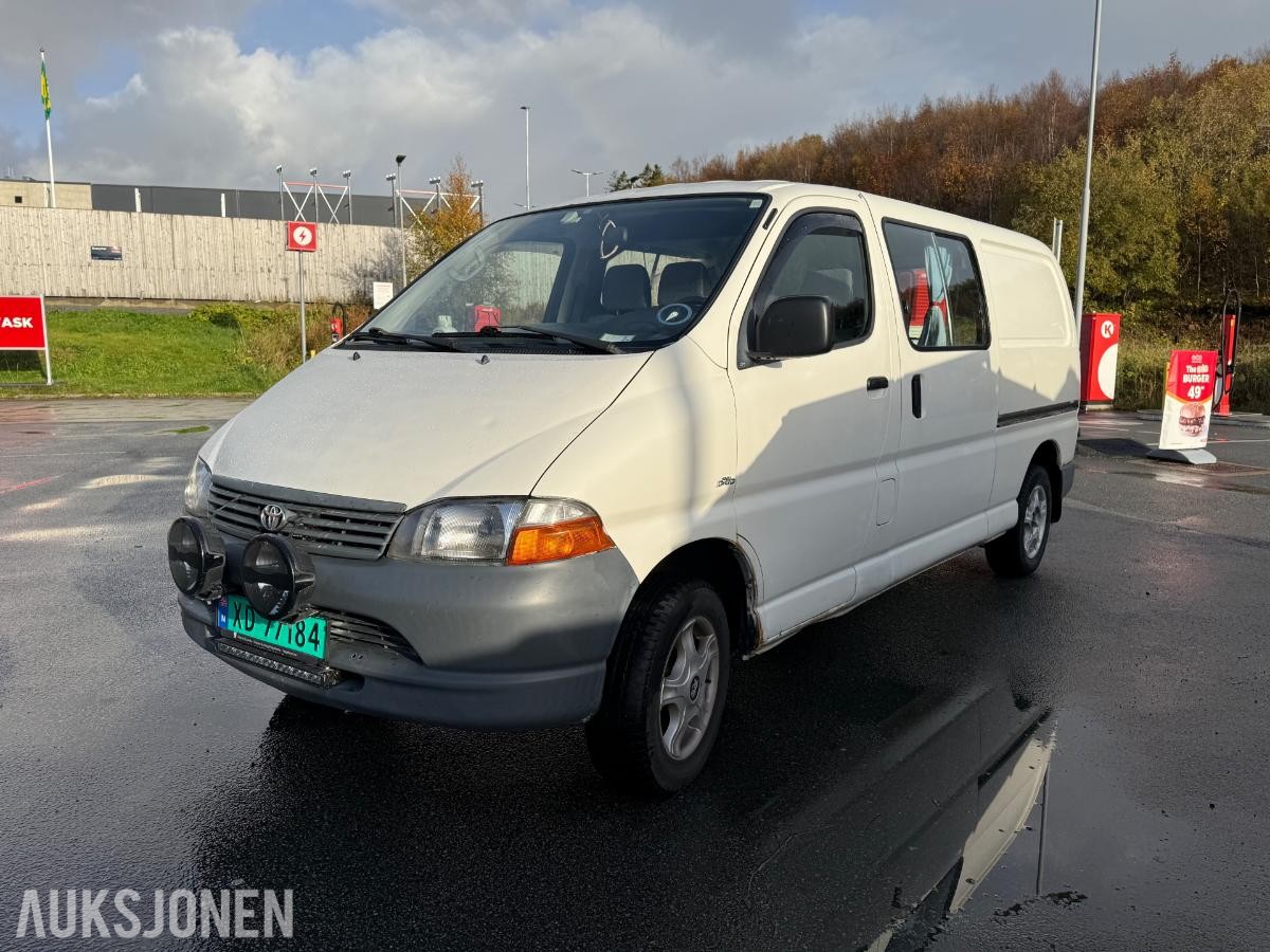 2006 Toyota HiAce, 2.5 102hk  4WD takrails comfortvegg 