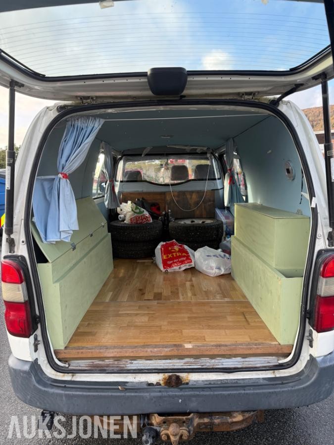 2006 Toyota HiAce, 2.5 102hk  4WD takrails comfortvegg 