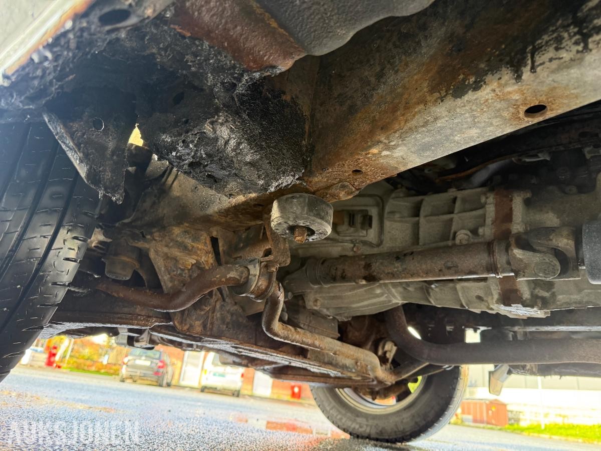 2006 Toyota HiAce, 2.5 102hk  4WD takrails comfortvegg 