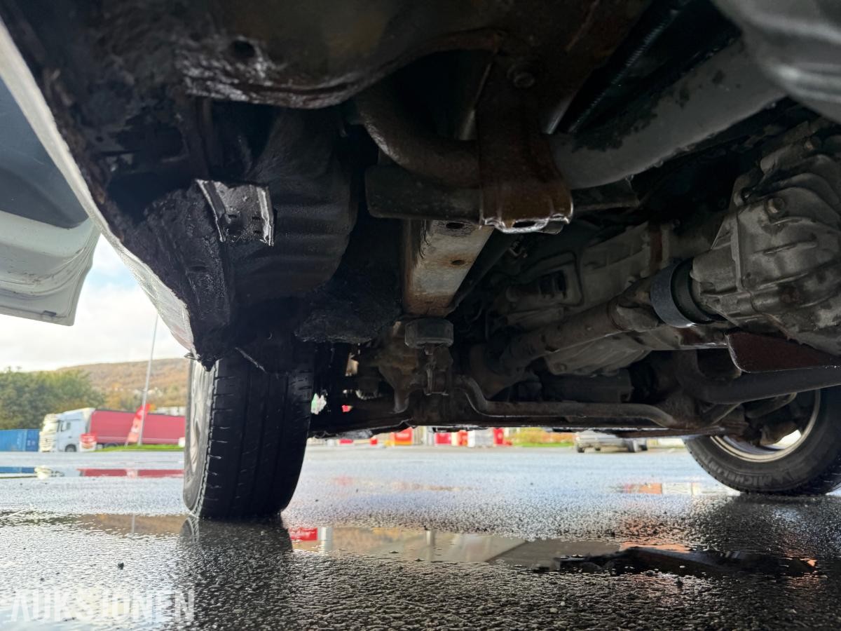 2006 Toyota HiAce, 2.5 102hk  4WD takrails comfortvegg 