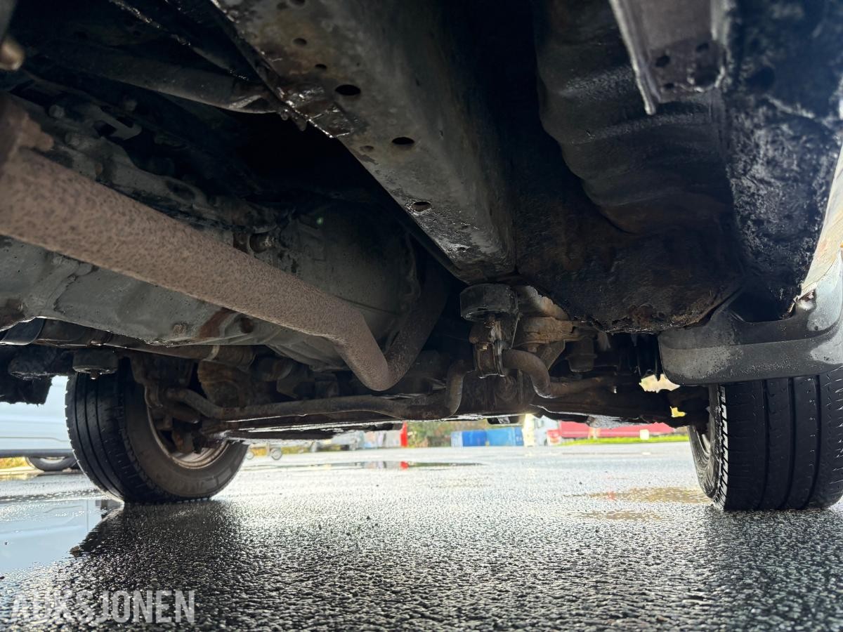 2006 Toyota HiAce, 2.5 102hk  4WD takrails comfortvegg 