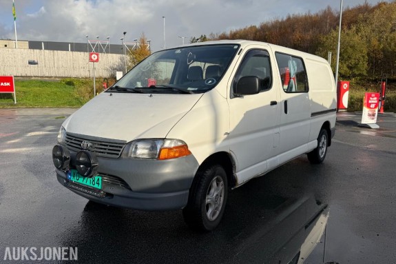 2006 Toyota HiAce, 2.5 102hk  4WD takrails comfortvegg 