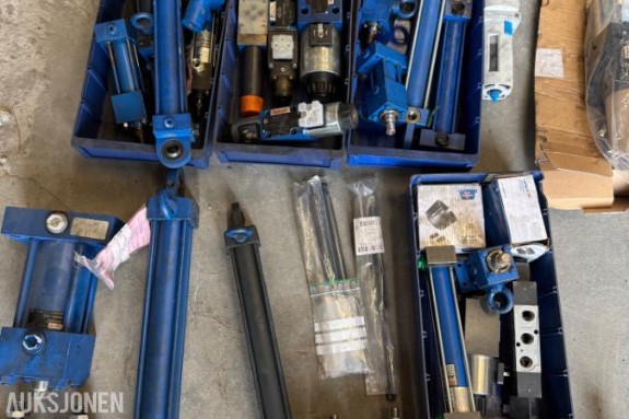 Div parti med hydraulikk og pneumatikk