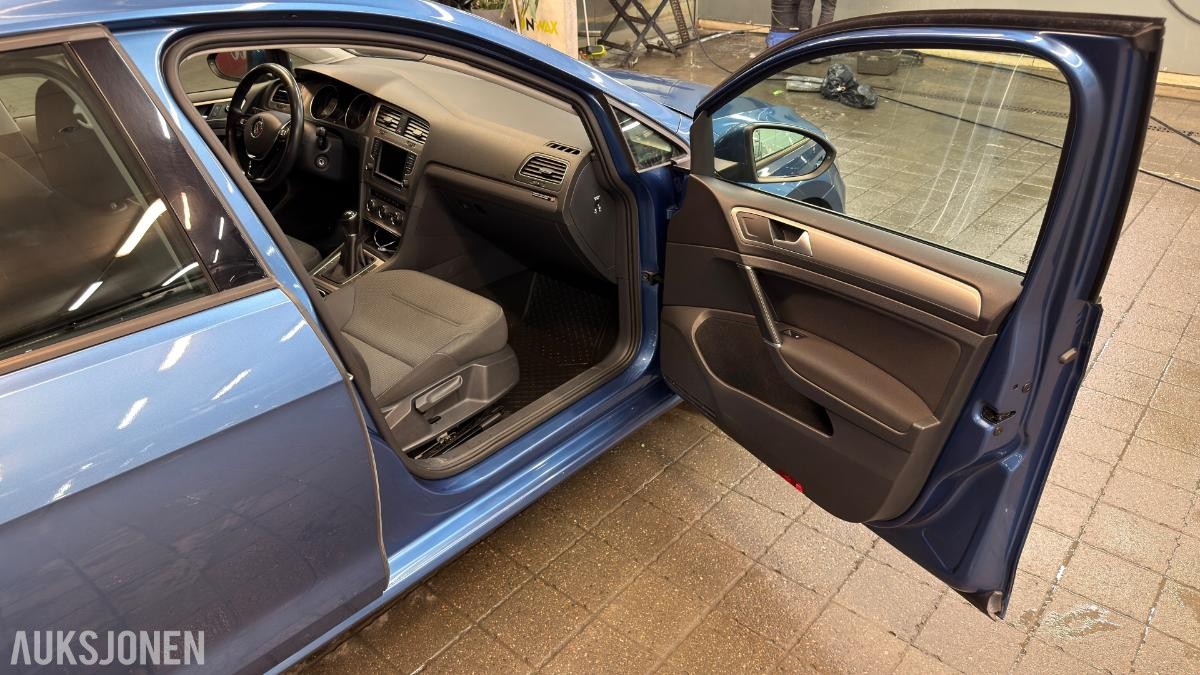 2016 Volkswagen Golf 1.6 TDI 110hk Cruisekontroll, S+V Dekk
