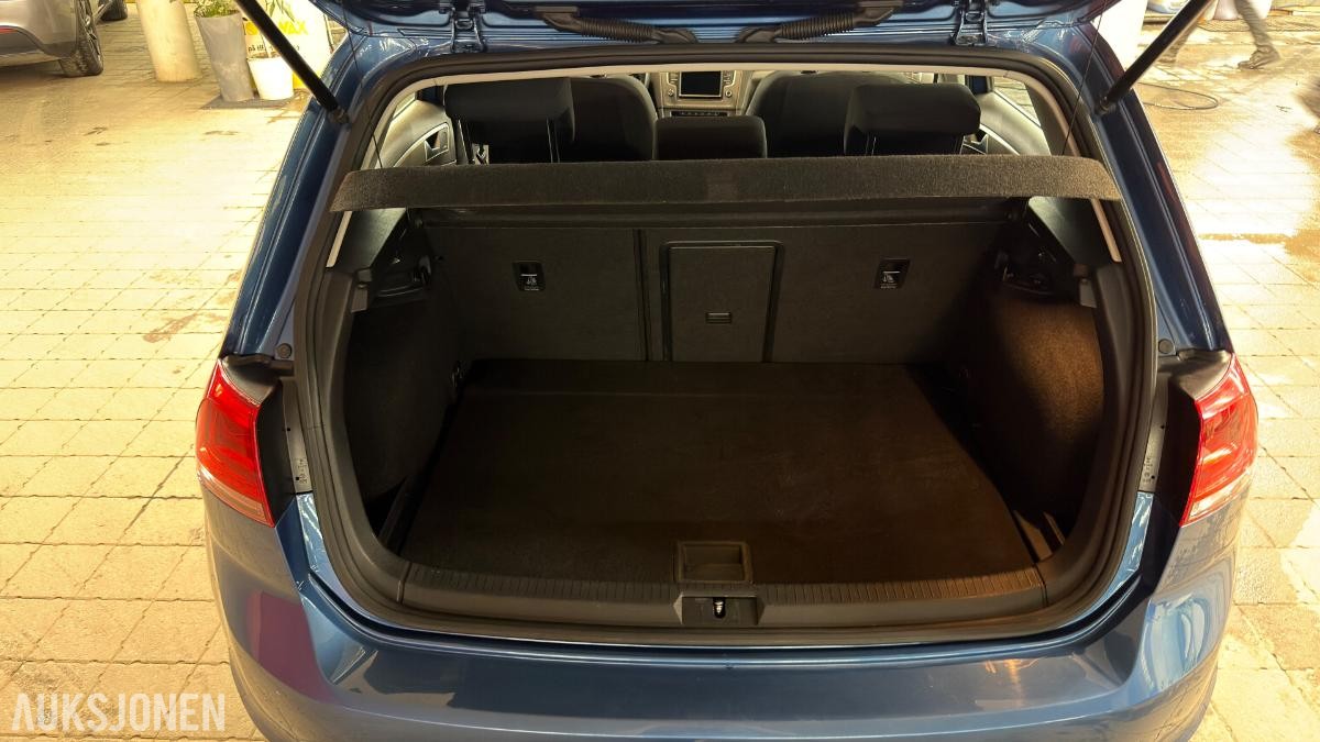 2016 Volkswagen Golf 1.6 TDI 110hk Cruisekontroll, S+V Dekk