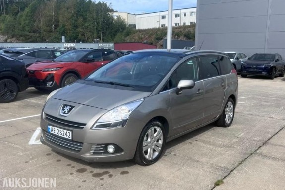 2010 Peugeot 5008 1.6 Diesel, 7 seter, EU OK til 05.2028, Automat, Hengerfeste, Soltak/glasstak 