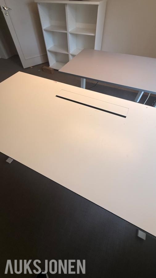 Linka Pult, 3 stk hev og senk pulter