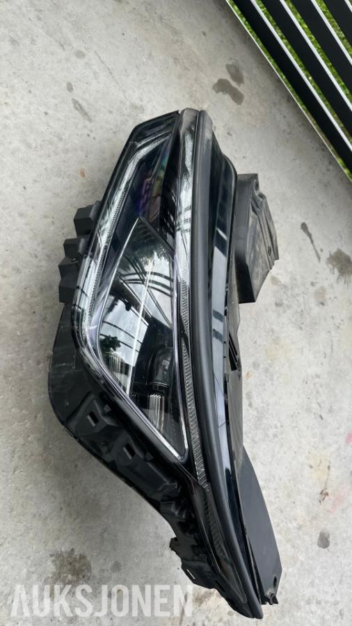 2024 kia EV6 Hovedlykt, venstre *Ingen minstepris*