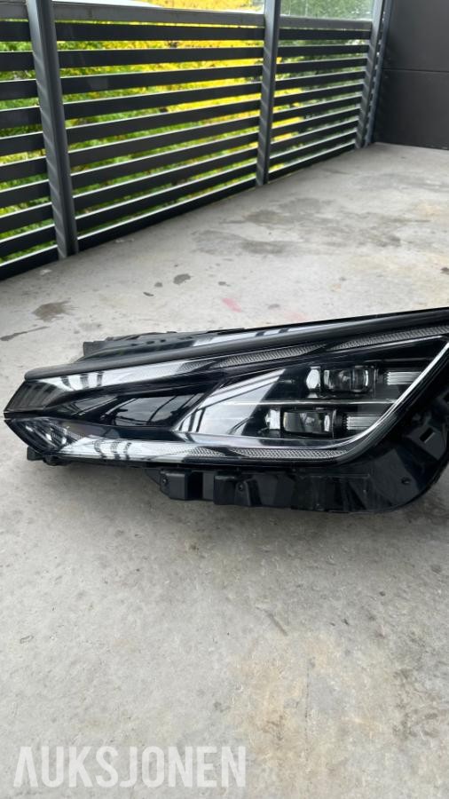 2024 kia EV6 Hovedlykt, venstre *Ingen minstepris*