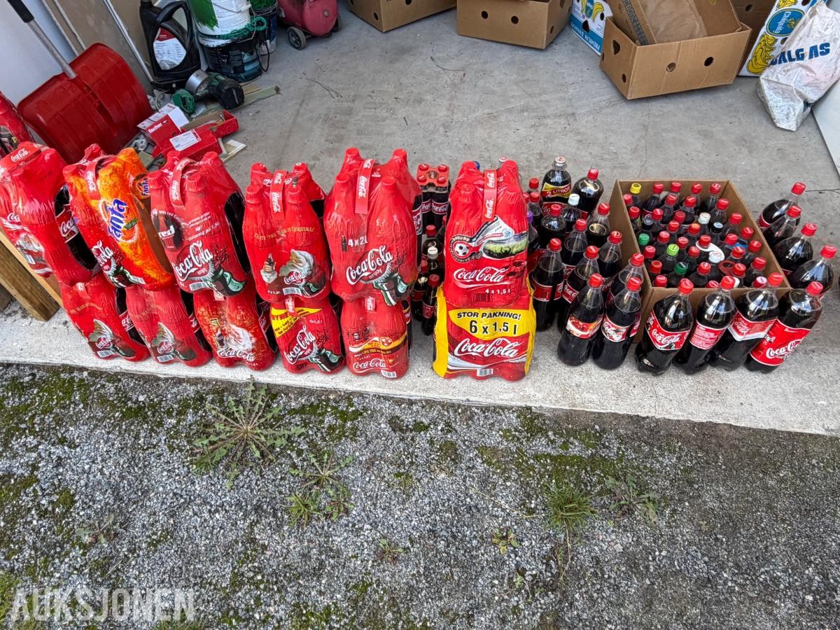 Cola samling selges 