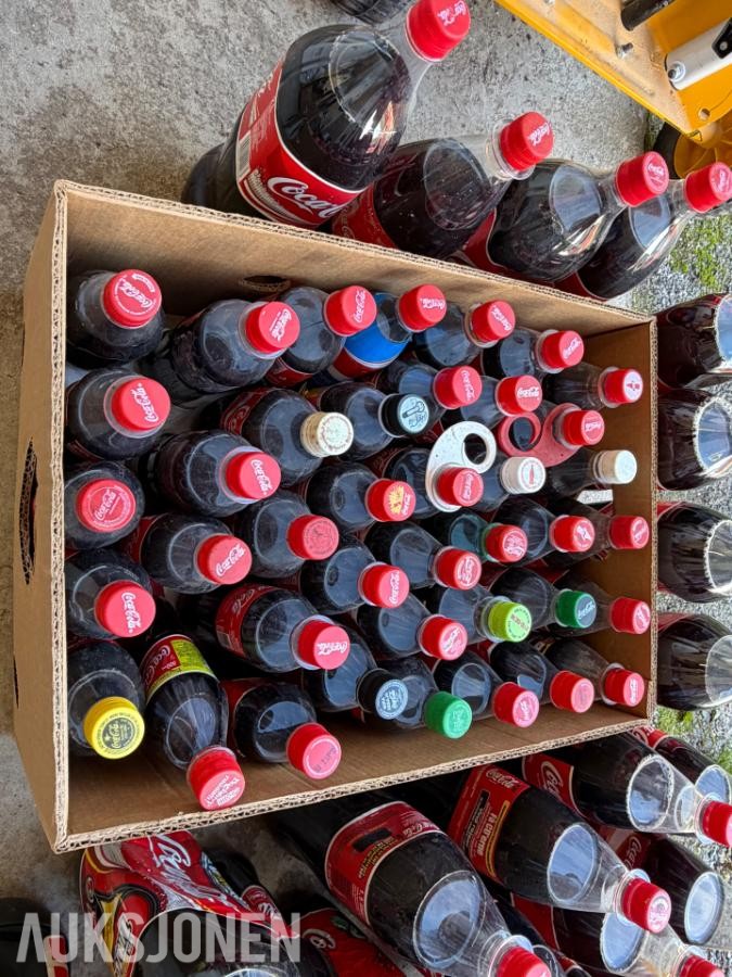 Cola samling selges 
