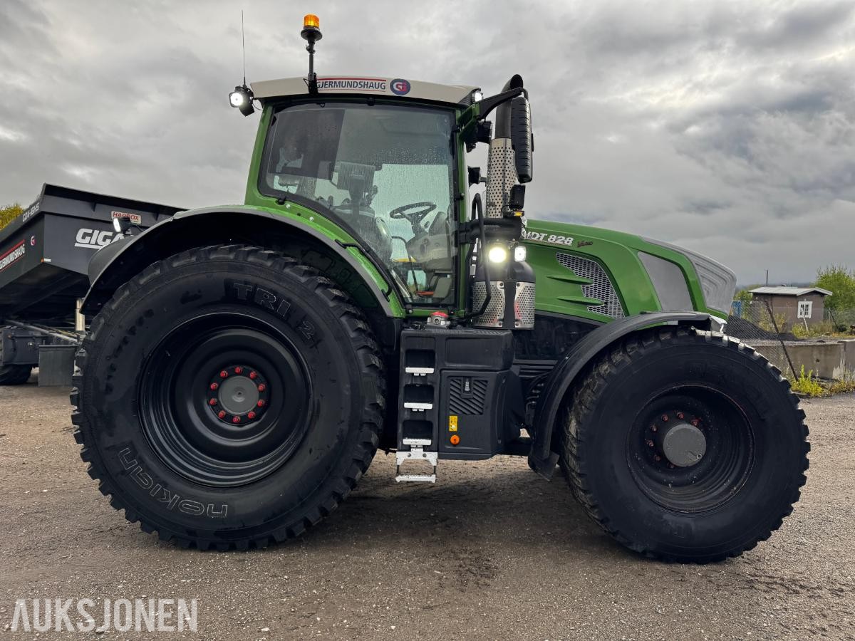 2020 Fendt 828 Vario BRØYTERIGGET, FRONT PTO, SOMMER OG VINTERHJUL
