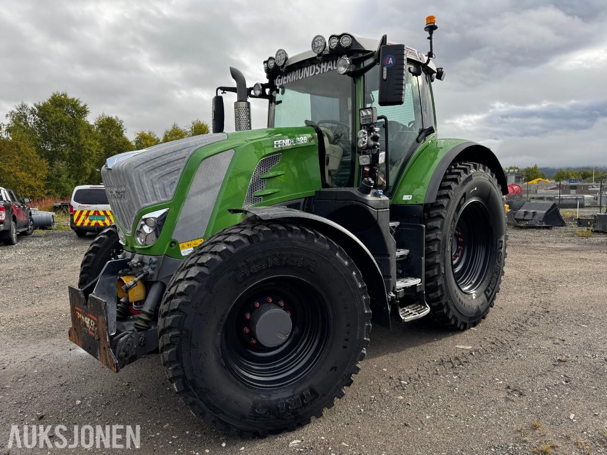 2020 Fendt 828 Vario BRØYTERIGGET, FRONT PTO, SOMMER OG VINTERHJUL