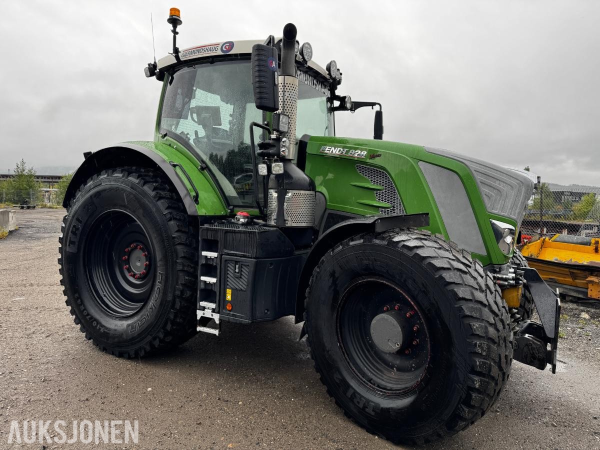 2020 Fendt 828 Vario BRØYTERIGGET, FRONT PTO, SOMMER OG VINTERHJUL