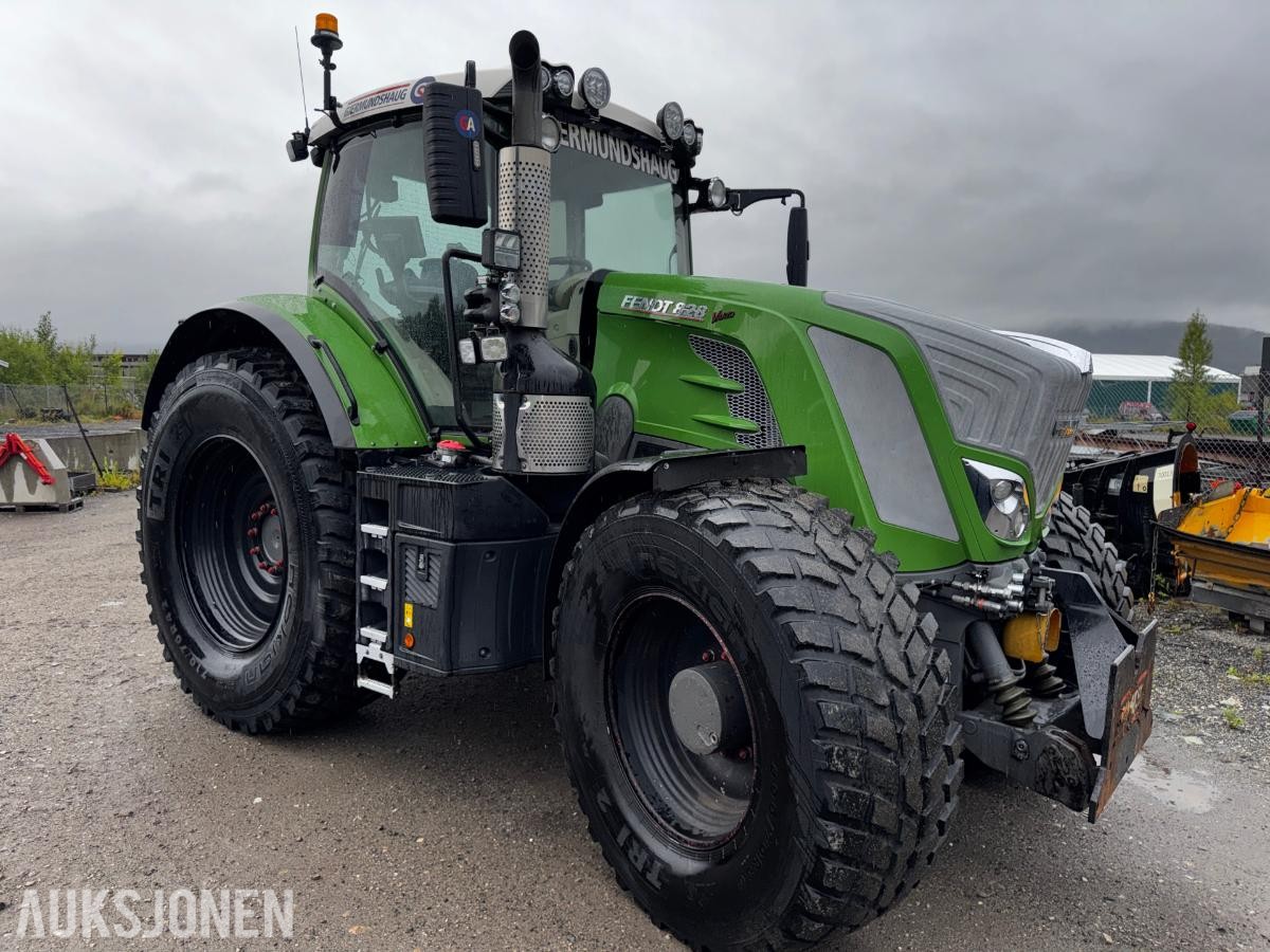 2020 Fendt 828 Vario BRØYTERIGGET, FRONT PTO, SOMMER OG VINTERHJUL