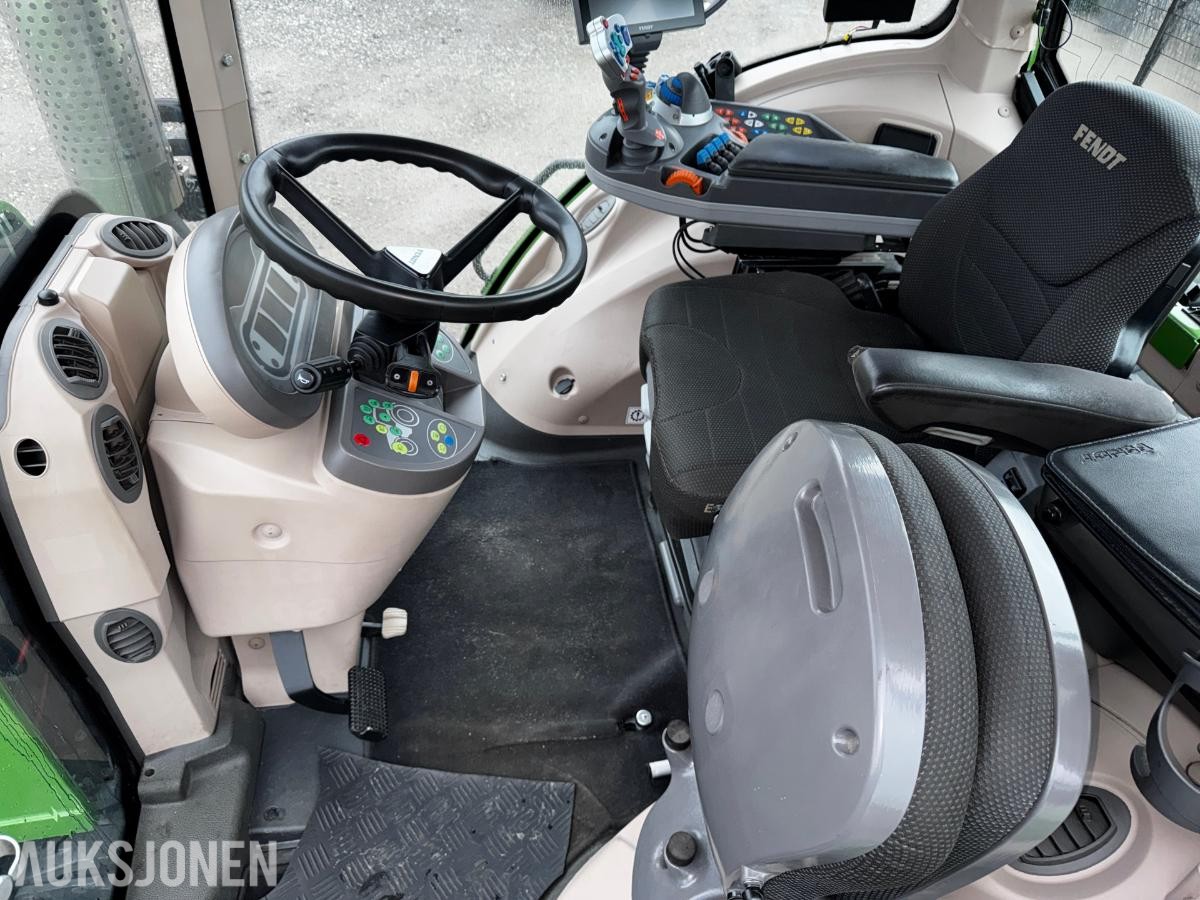 2020 Fendt 828 Vario BRØYTERIGGET, FRONT PTO, SOMMER OG VINTERHJUL