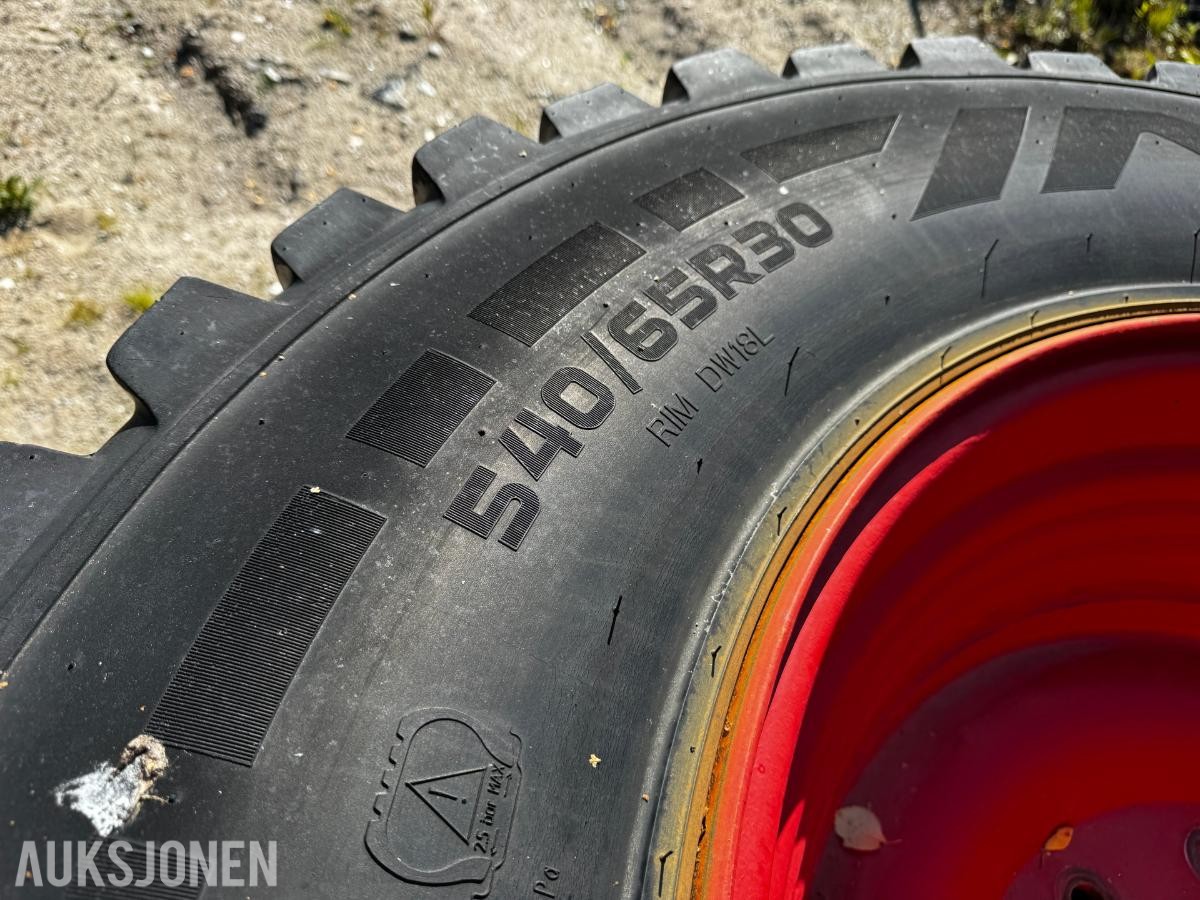 2020 Fendt 828 Vario BRØYTERIGGET, FRONT PTO, SOMMER OG VINTERHJUL