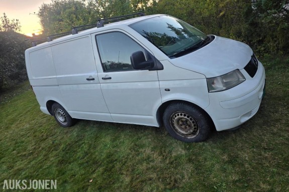 2005 Volkswagen Transporter 2.5 131hk s+v dekk eu ok 07.2027 