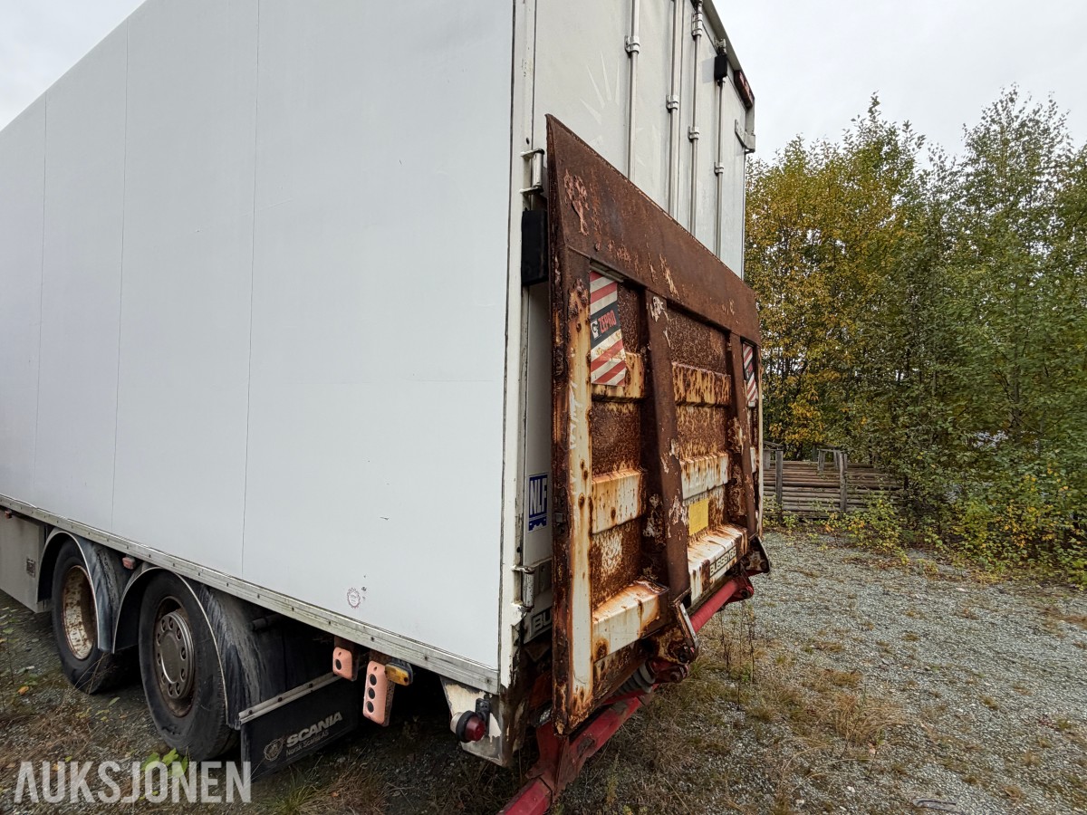 2000 Scania R164GB skaplastebil med kjøleaggregat og bakløft