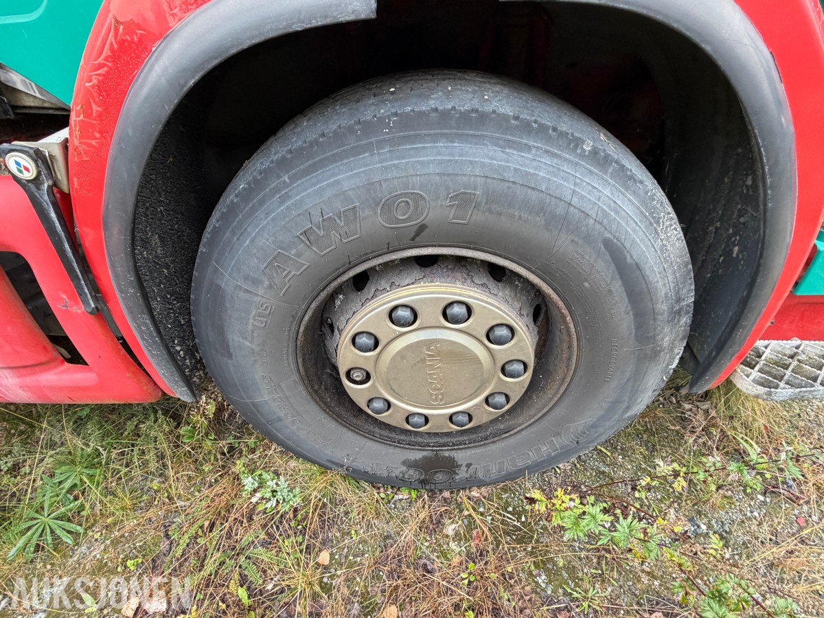 2000 Scania R164GB skaplastebil med kjøleaggregat og bakløft